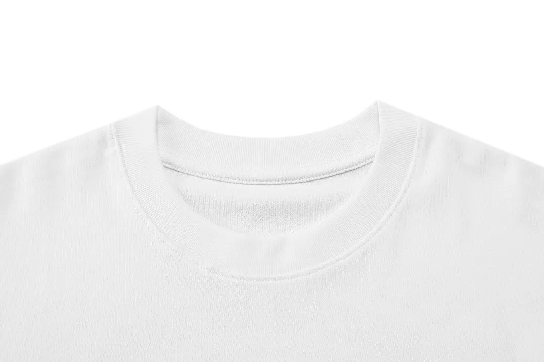 P150 Chrome Hearts 2026 early spring new style, chest pocket, front and back printed logo, same style for men and women, short-sleeved T-shirt ·Customized 300 grams of 100% double yarn pure cotton fabric ·Dyeing of 32 double-strand threads ·Collar label, hangtag, main mark and three labels complete Color: White Size: XS S M L